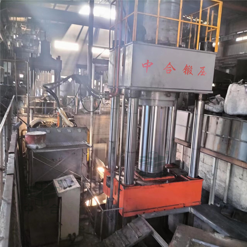 石墨坩堝液壓機(jī)_碳素坩堝成型設(shè)備